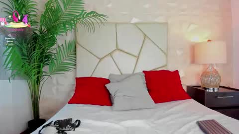 Snapshot of valerydiamond_ chatting on October 8, 2025, 9:45 pm Valery online show from October 8, 2025, 9:45 pm