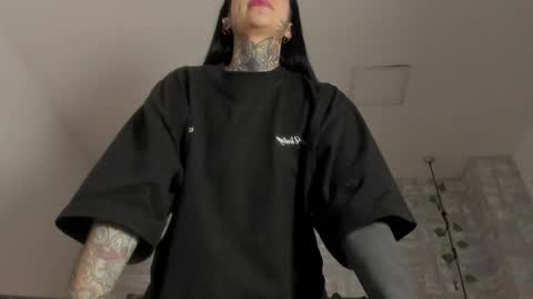 Snapshot of valerykat_ chatting on November 7, 2025, 11:10 am valerykat_ online show from November 7, 2025, 11:10 am