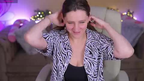 Snapshot of valerymurr chatting on January 5, 2026, 8:01 pm V A L E R Y M U R online show from January 5, 2026, 8:01 pm