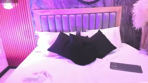 Valerie Shadey  online show from January 17, 2026, 9:51 pm