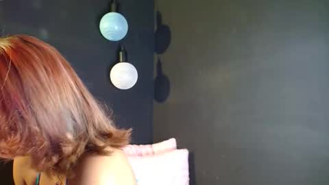 Snapshot of valerysmith18 chatting on October 6, 2025, 10:02 am zoe online show from October 6, 2025, 10:02 am