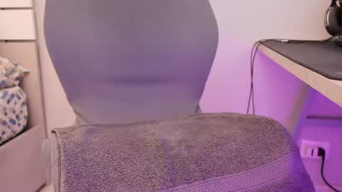 tinyfemboy online show from July 14, 2026, 9:53 pm