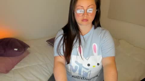 Snapshot of valeryvass_07 chatting on December 22, 2024, 3:33 am My name is Valery... Nice to meet you thumb up me please its important online show from December 22, 2024, 3:33 am