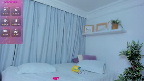 Snapshot of valerywalker7 chatting on December 10, 2024, 2:05 am Valery Walker online show from December 10, 2024, 2:05 am