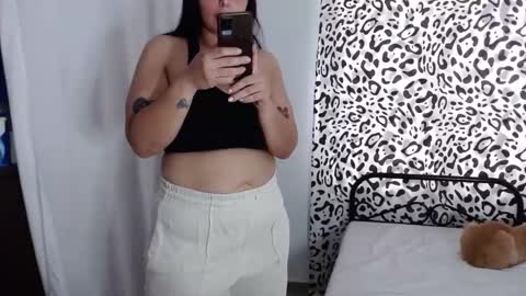 Snapshot of valeska6969 chatting on February 7, 2025, 1:43 pm Vale online show from February 7, 2025, 1:43 pm
