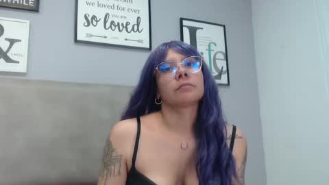 Snapshot of valevicious chatting on September 18, 2025, 6:43 pm valevicious online show from September 18, 2025, 6:43 pm