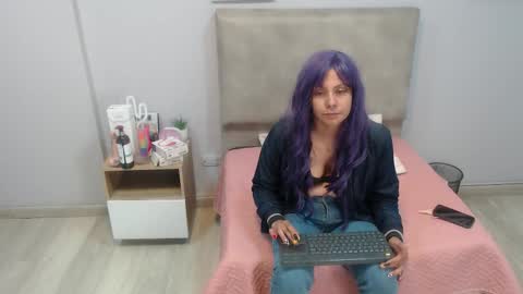 Snapshot of valevicious chatting on October 6, 2025, 7:33 pm valevicious online show from October 6, 2025, 7:33 pm