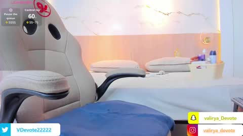 Snapshot of valirya_devote chatting on October 8, 2025, 3:37 am  VALIRYA  online show from October 8, 2025, 3:37 am