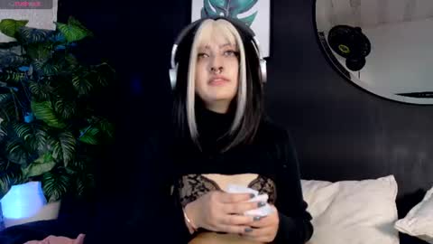  x  online show from June 11, 2026, 12:32 am