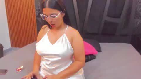 VALKA ROSS online show from December 15, 2025, 11:31 pm