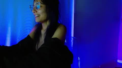 Snapshot of valkiry_ chatting on November 19, 2025, 10:43 pm valkiry_ online show from November 19, 2025, 10:43 pm