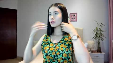 Macarena online show from February 18, 2025, 1:54 am