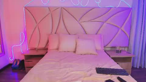 Vallery online show from June 17, 2026, 11:49 pm