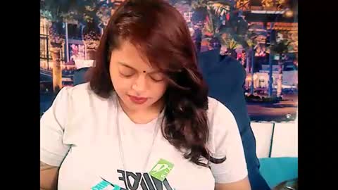 Snapshot of valleyval chatting on December 29, 2024, 5:53 am indianvalvet priya is back online show from December 29, 2024, 5:53 am