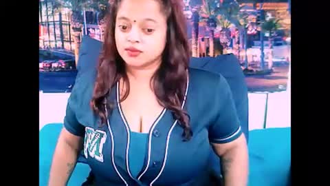 Snapshot of valleyval chatting on February 26, 2025, 6:47 am indianvalvet priya is back online show from February 26, 2025, 6:47 am