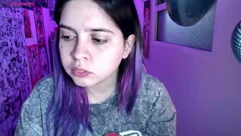 Snapshot of vallolet1_ chatting on March 9, 2026, 2:26 am Im Violet online show from March 9, 2026, 2:26 am