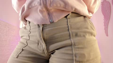 Snapshot of valloletsamar chatting on January 9, 2025, 11:36 am Vallolet Peach  online show from January 9, 2025, 11:36 am