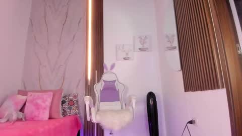 Snapshot of valloletsamar chatting on September 25, 2025, 11:03 am Vallolet Peach  online show from September 25, 2025, 11:03 am