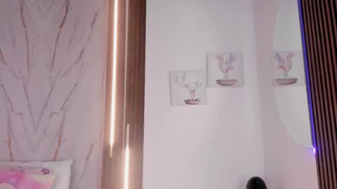 Vallolet Peach  online show from February 13, 2026, 12:12 pm