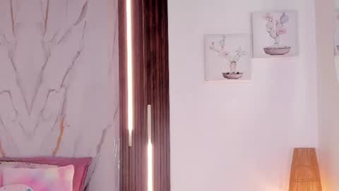 Vallolet Peach  online show from June 21, 2026, 12:19 pm