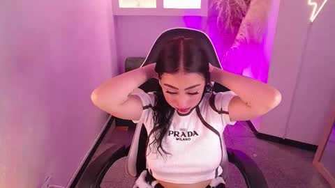 Snapshot of vallolett__ chatting on March 2, 2026, 7:10 pm vallolett__ online show from March 2, 2026, 7:10 pm