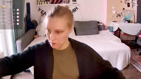 Snapshot of valorant_girl chatting on March 15, 2026, 11:49 am Little Devil online show from March 15, 2026, 11:49 am