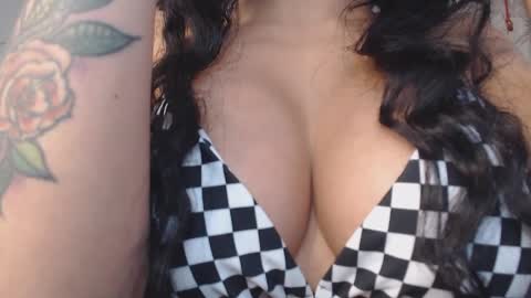 valquiria_sirgun online show from December 27, 2024, 12:34 pm