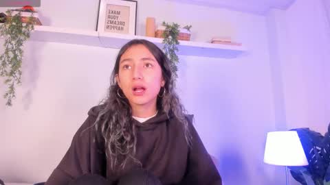 vamp  online show from November 18, 2025, 9:30 pm