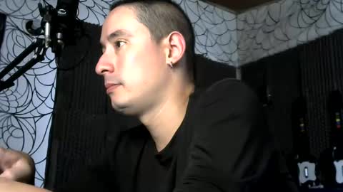 Snapshot of vampireathome chatting on February 6, 2026, 7:17 pm vampireathome online show from February 6, 2026, 7:17 pm