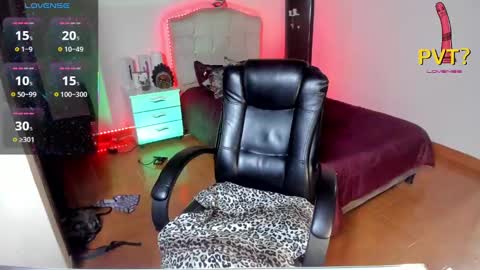 Snapshot of vampirella_crazy chatting on February 16, 2025, 1:47 am Valeria online show from February 16, 2025, 1:47 am