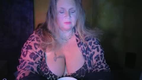 Snapshot of vampwoman chatting on February 13, 2026, 8:43 am vampwoman online show from February 13, 2026, 8:43 am