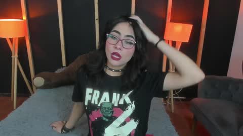 vampy_dolll online show from January 6, 2025, 12:57 pm