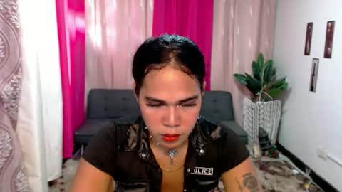 Snapshot of vampy_ebony_laxine chatting on September 10, 2025, 12:43 am vampy_ebony_laxine online show from September 10, 2025, 12:43 am
