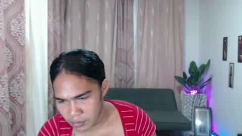 Snapshot of vampy_ebony_laxine chatting on October 5, 2025, 2:10 am vampy_ebony_laxine online show from October 5, 2025, 2:10 am