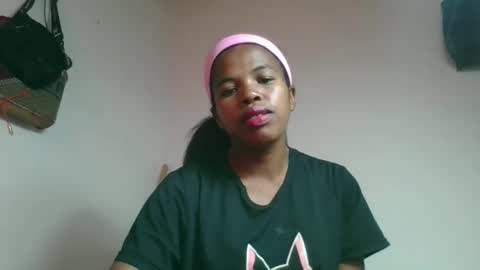 Snapshot of vanafiry chatting on April 26, 2026, 8:23 am vanafiry online show from April 26, 2026, 8:23 am
