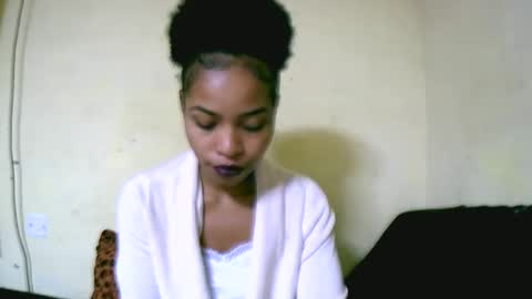vanah344375 online show from September 13, 2025, 12:05 pm