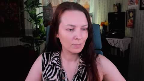 Vanda online show from September 13, 2025, 10:26 am