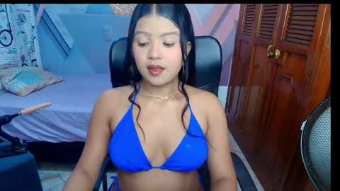Snapshot of vane_latin18 chatting on April 21, 2026, 1:42 am vane_latin18 online show from April 21, 2026, 1:42 am