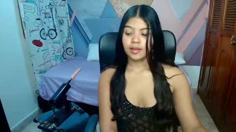 Snapshot of vane_latin18 chatting on April 21, 2026, 8:01 pm vane_latin18 online show from April 21, 2026, 8:01 pm