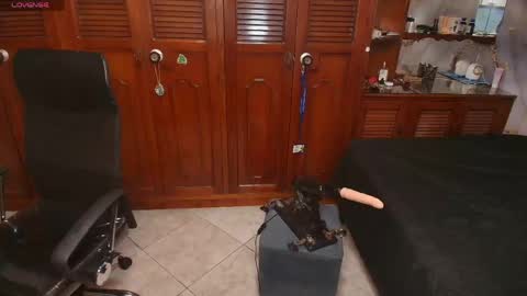 Snapshot of vane_latin18 chatting on May 15, 2026, 8:05 pm vane_latin18 online show from May 15, 2026, 8:05 pm