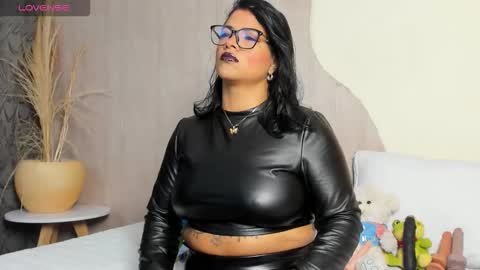 V A N E  online show from March 22, 2026, 2:59 am