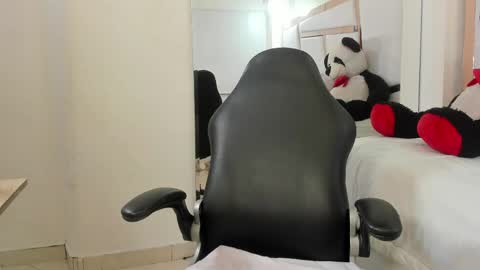 Vanel Lope online show from May 15, 2026, 11:23 pm