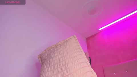 Snapshot of vaness_dior chatting on December 8, 2024, 10:47 pm vaness_dior online show from December 8, 2024, 10:47 pm