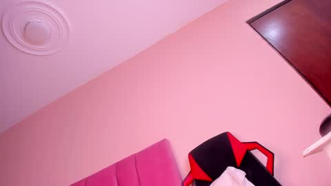 Snapshot of vaness_dior chatting on February 7, 2025, 11:34 pm vaness_dior online show from February 7, 2025, 11:34 pm