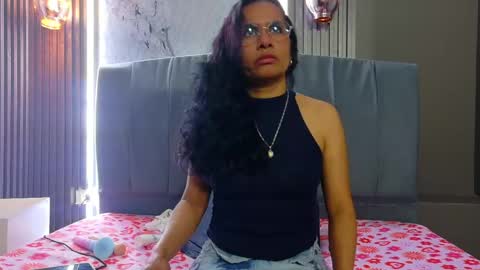 Vanessa online show from May 17, 2026, 1:03 am