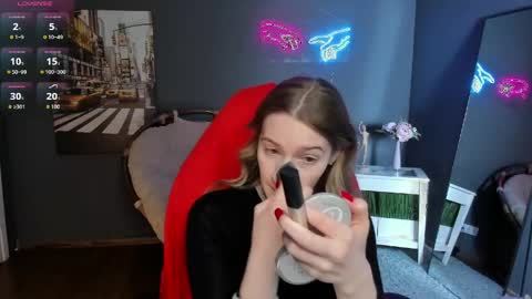 Snapshot of vanessa__lui chatting on April 28, 2026, 12:32 pm Vanessa online show from April 28, 2026, 12:32 pm