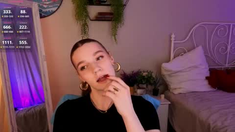 Snapshot of vanessa__lui chatting on May 4, 2026, 4:03 pm Vanessa online show from May 4, 2026, 4:03 pm