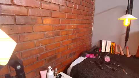 Snapshot of vanessa_frost chatting on September 14, 2025, 11:26 pm Van online show from September 14, 2025, 11:26 pm