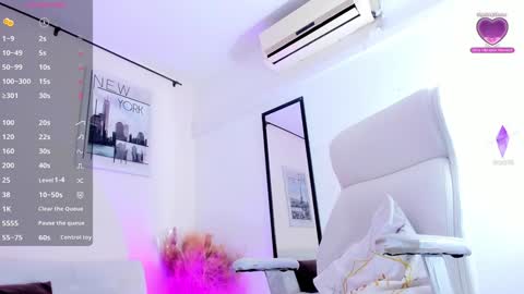 Snapshot of vanessa_gonzaless chatting on December 10, 2024, 4:27 pm Vanessa online show from December 10, 2024, 4:27 pm