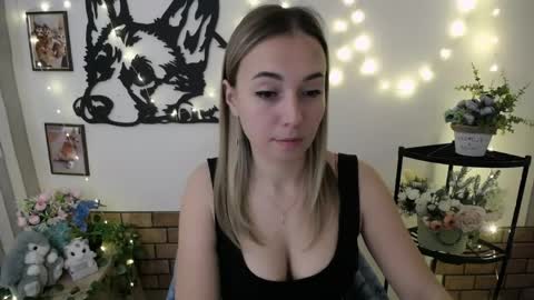 Snapshot of vanessa_joy_ chatting on April 17, 2026, 8:17 am Vanessa online show from April 17, 2026, 8:17 am